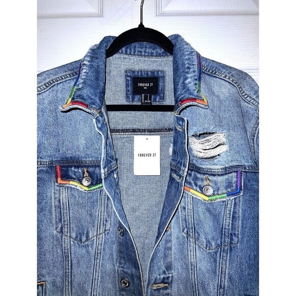 NWT FOREVER 21 Mens Rainbow Trim Distressed Denim Jean Jacket Size Small - Picture 4 of 11